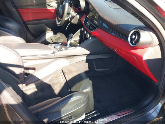 ZARFAEAV1J7595924 Alfa Romeo Giulia Quadrifoglio Rwd