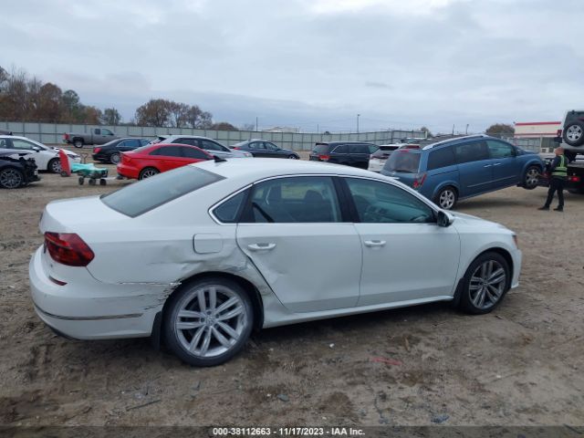1VWBA7A33JC009537 Volkswagen Passat 2.0t Se