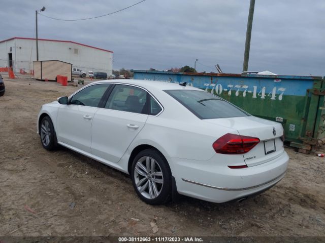 1VWBA7A33JC009537 Volkswagen Passat 2.0t Se