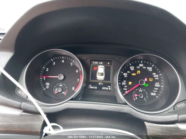 1VWBA7A33JC009537 Volkswagen Passat 2.0t Se