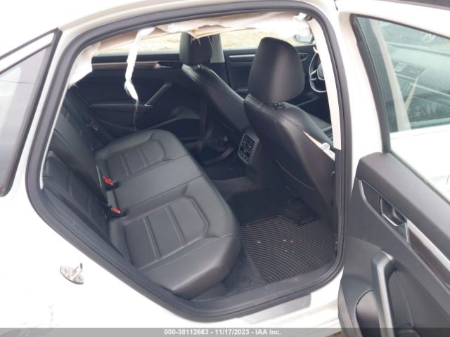 1VWBA7A33JC009537 Volkswagen Passat 2.0t Se