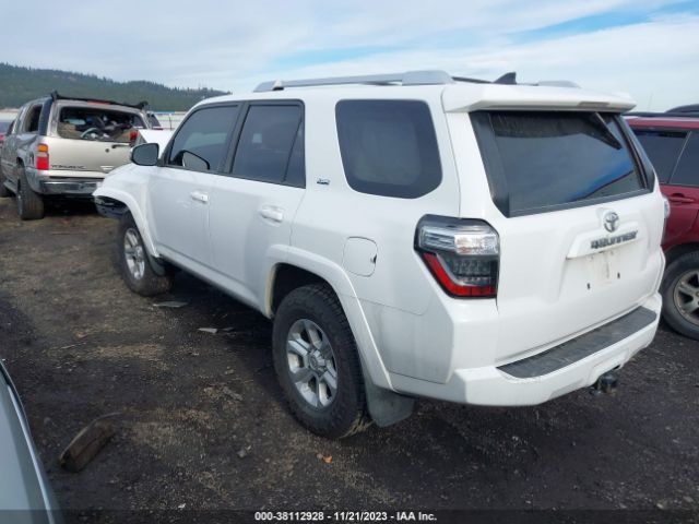 2018 TOYOTA 4RUNNER JTEBU5JRXJ5564651 Photo 2