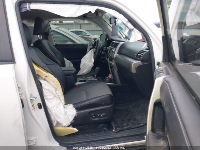 2018 TOYOTA 4RUNNER JTEBU5JRXJ5564651 Photo 4