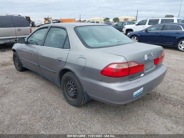 2000 HONDA ACCORD 3.0 LX VIN: 1HGCG1642YA096231