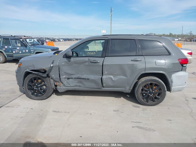 1C4RJEAG1NC128461 Jeep Grand Cherokee Wk Laredo X 4x2