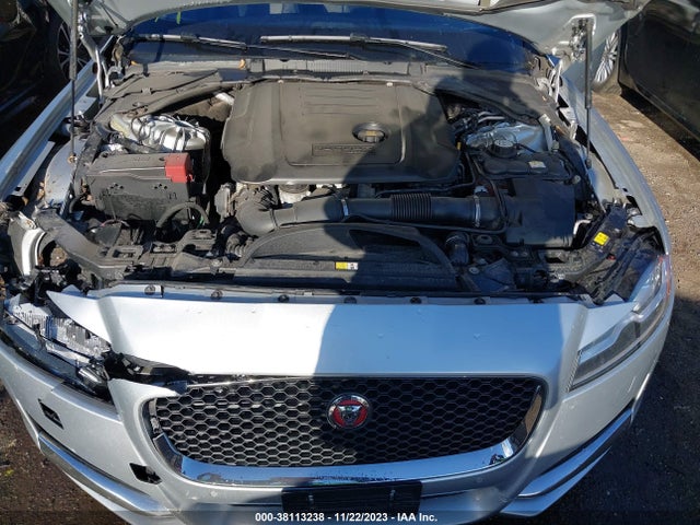 2017 JAGUAR XF SAJBJ4BN5HCY42964 Photo 9