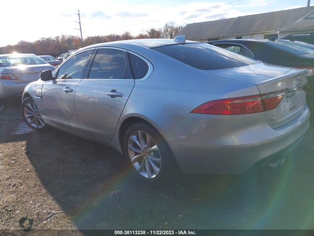 2017 JAGUAR XF SAJBJ4BN5HCY42964 Photo 2