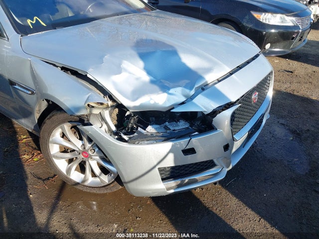 2017 JAGUAR XF SAJBJ4BN5HCY42964 Photo 5