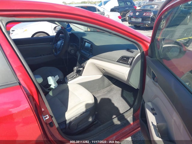 2017 HYUNDAI ELANTRA SE VIN: 5NPD84LF1HH074589