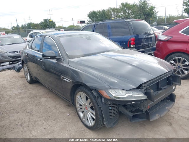 2017 JAGUAR XF SAJBE4BV9HCY28540 Photo 0
