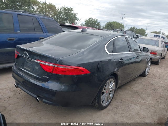 2017 JAGUAR XF SAJBE4BV9HCY28540 Photo 3