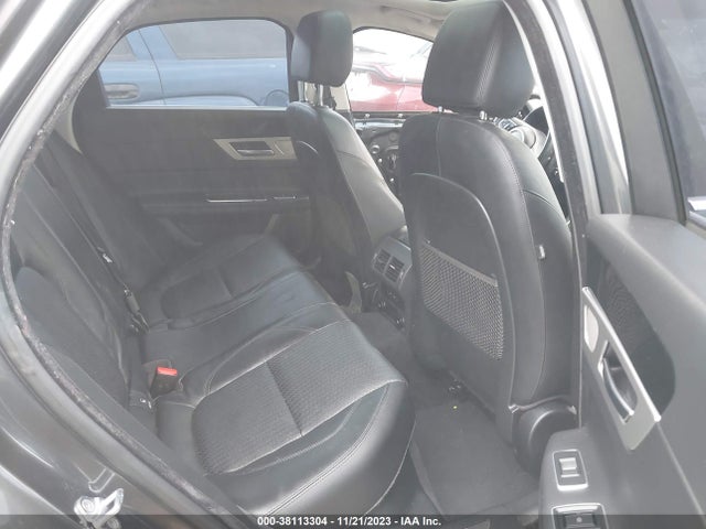 2017 JAGUAR XF SAJBE4BV9HCY28540 Photo 7