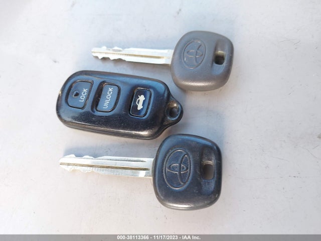 2004 TOYOTA AVALON XLS VIN: 4T1BF28B64U351644