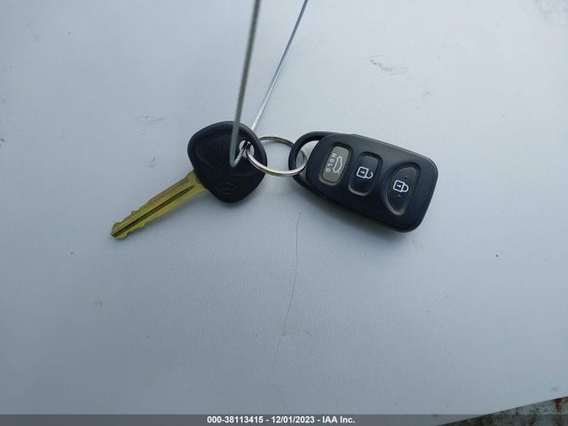 2013 HYUNDAI ELANTRA LIMITED VIN: 5NPDH4AE4DH287072