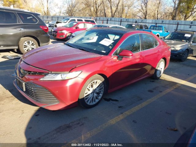 Toyota CAMRY XLE 2018 4T1B11HK9JU610552 Image 2
