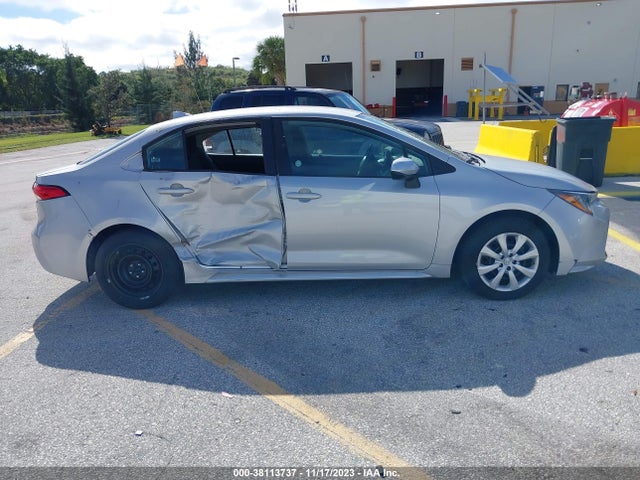 Toyota COROLLA LE 2022 5YFEPMAE1NP378909 Image 13