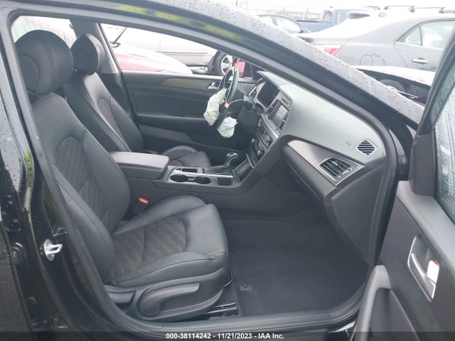 2017 HYUNDAI SONATA SPORT VIN: 5NPE34AF9HH569855