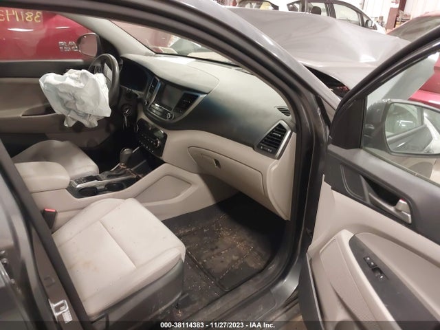 Hyundai TUCSON SEL 2018 KM8J3CA49JU728632 Image 5