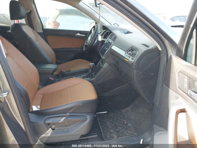 3VV3B7AX0JM015853 Volkswagen Tiguan 2.0t Sel/2.0t Se