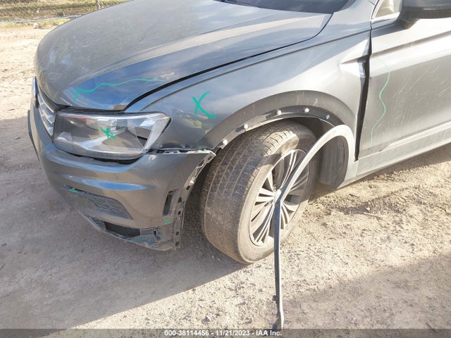 3VV3B7AX0JM015853 Volkswagen Tiguan 2.0t Sel/2.0t Se