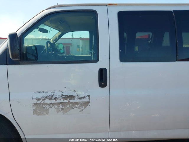 Chevrolet Express Passenger Ls 2014 1GAZGZFG1E1211844 Image 13