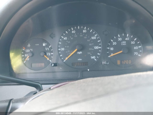 2000 MERCEDES-BENZ ML 320 VIN: 4JGAB54E4YA163124