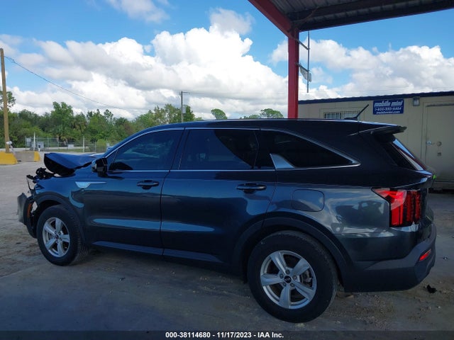 2021 KIA SORENTO LX VIN: 5XYRG4LC8MG017516