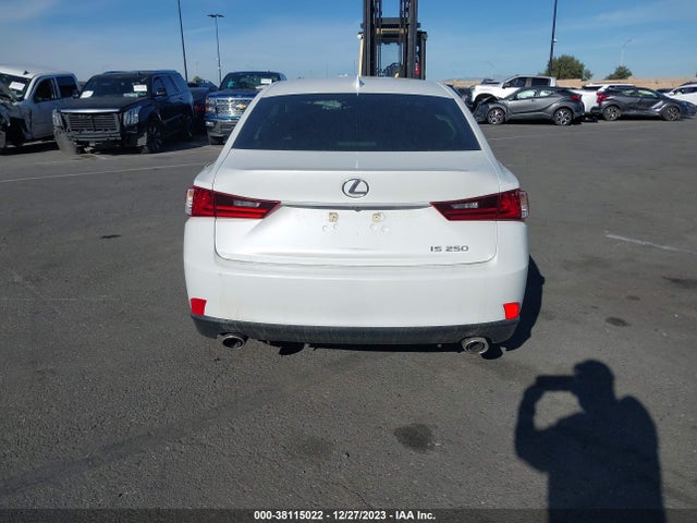 Lexus IS 250 2015 JTHBF1D27F5075460 Image 17