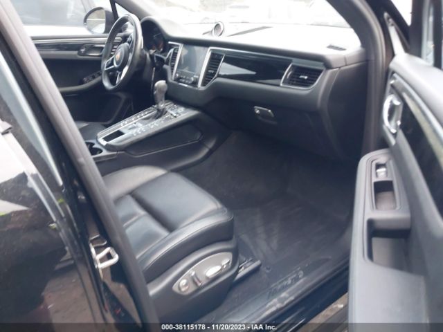 2017 PORSCHE MACAN WP1AA2A52HLB80467 Photo 4