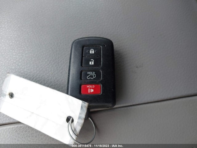 2014 TOYOTA HIGHLANDER XLE V6 VIN: 5TDKKRFH5ES014940