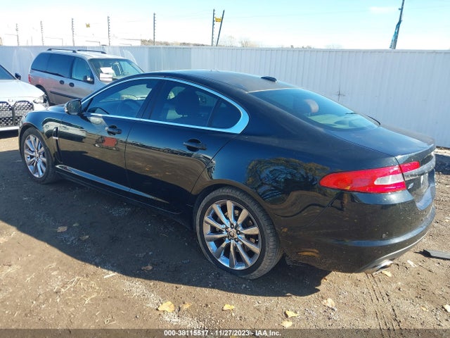 2011 JAGUAR XF SAJWA0GB5BLS01376 Photo 2