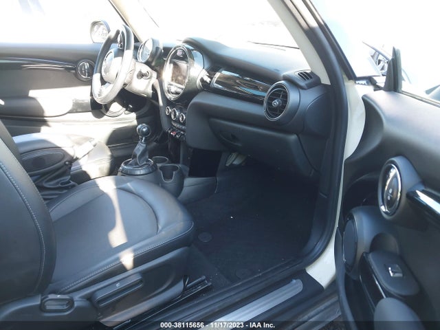 2016 MINI HARDTOP WMWXP5C51GT740158 Photo 4