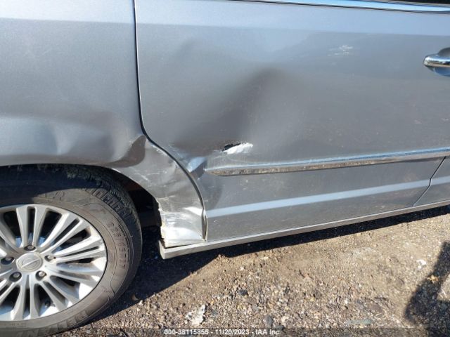 2C4RC1CG2FR525444 Chrysler Town & Country Touring-l