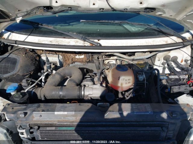 2000 VOLKSWAGEN EUROVAN WV2NH4707YH146888 Photo 9