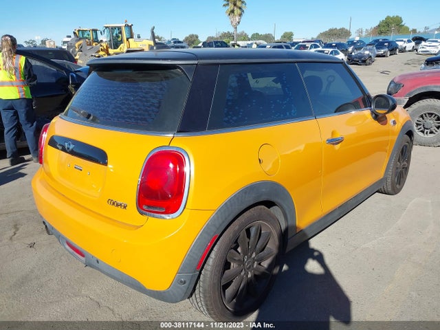 2018 MINI HARDTOP WMWXP5C50J2G61824 Photo 3
