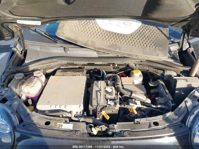 Fiat 500E BATTERY ELECTRIC 2017 3C3CFFGE7HT550377 Image 10