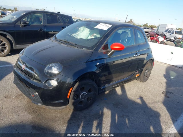 Fiat 500E BATTERY ELECTRIC 2017 3C3CFFGE7HT550377 Image 2