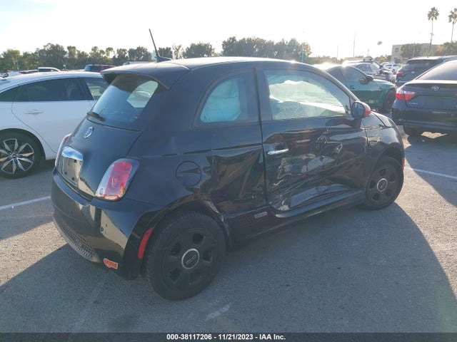 Fiat 500E BATTERY ELECTRIC 2017 3C3CFFGE7HT550377 Image 4
