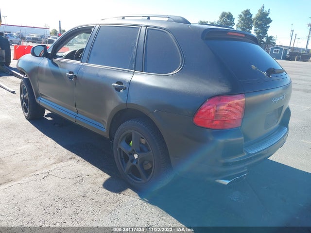 2005 PORSCHE CAYENNE WP1AB29P45LA66419 Photo 2