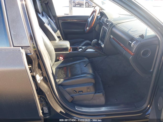 2005 PORSCHE CAYENNE WP1AB29P45LA66419 Photo 4