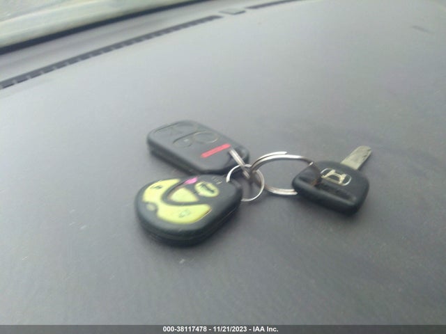 2004 HONDA ODYSSEY EX VIN: 5FNRL188X4B150557