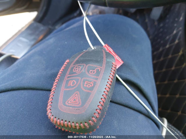 2011 JAGUAR XJ SAJWA2GB9BLV14832 Photo 10