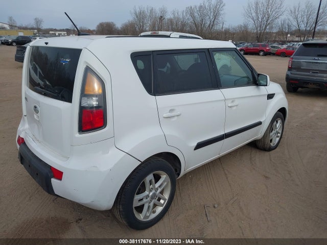 2011 KIA SOUL VIN: KNDJT2A20B7278902