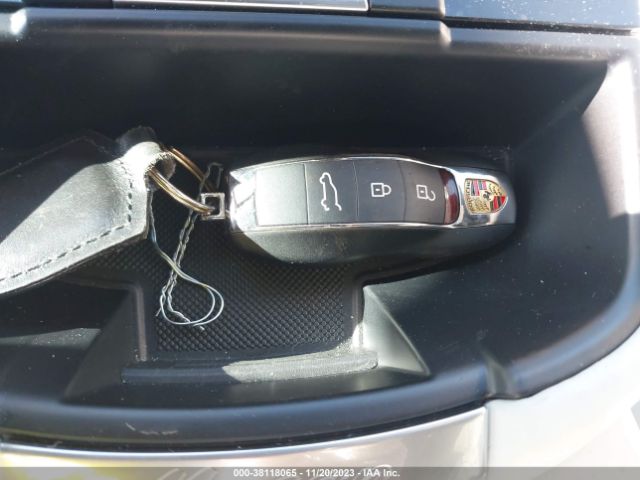 2023 PORSCHE MACAN WP1AF2A50PLB57205 Photo 10