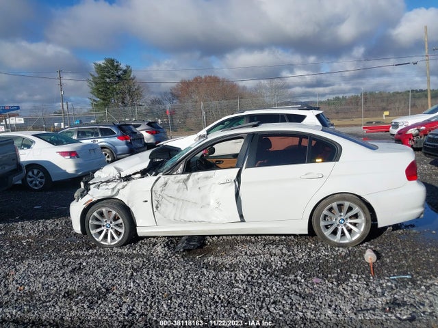2011 BMW 328I VIN: WBAPH7G52BNM54819