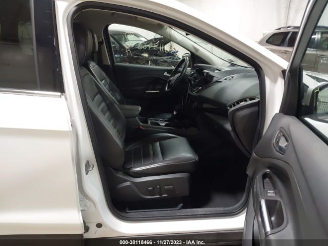 2017 FORD ESCAPE 1FMCU9J93HUB91304 Photo 4