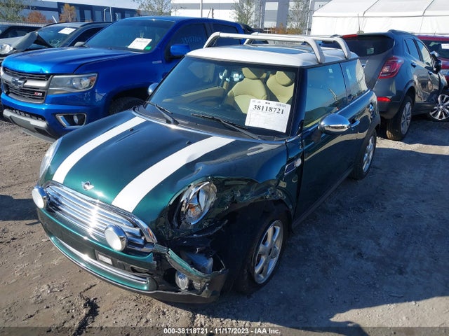 2008 MINI COOPER WMWMF335X8TU66826 Photo 1