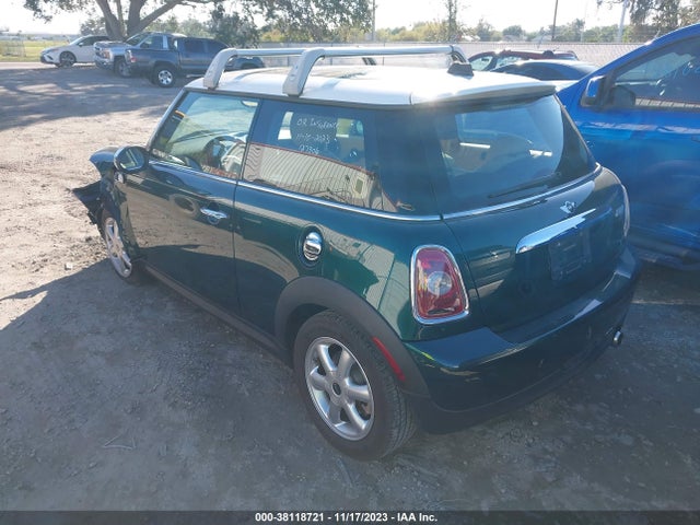2008 MINI COOPER WMWMF335X8TU66826 Photo 2