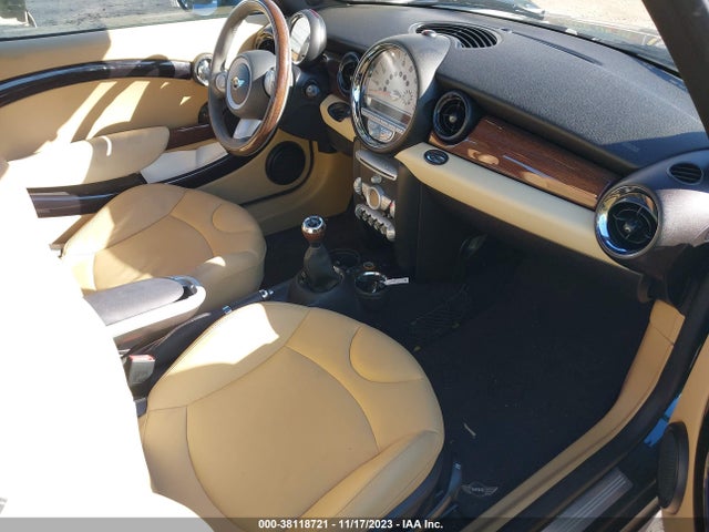 2008 MINI COOPER WMWMF335X8TU66826 Photo 4