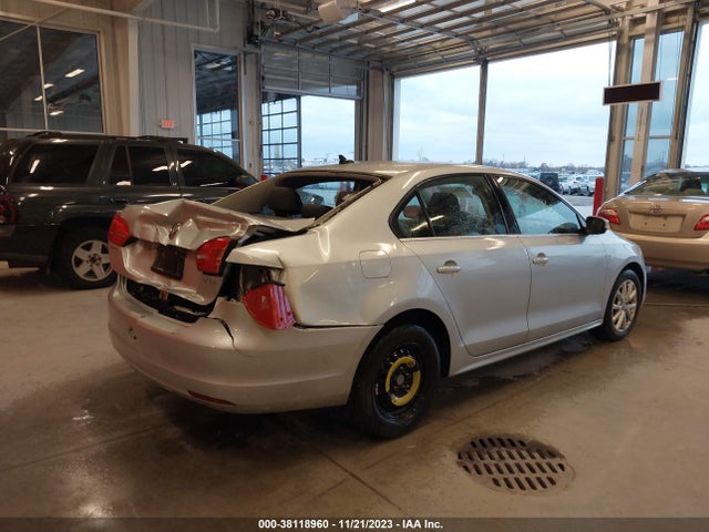 2013 VOLKSWAGEN JETTA 2.5L SE VIN: 3VWDP7AJ6DM424229